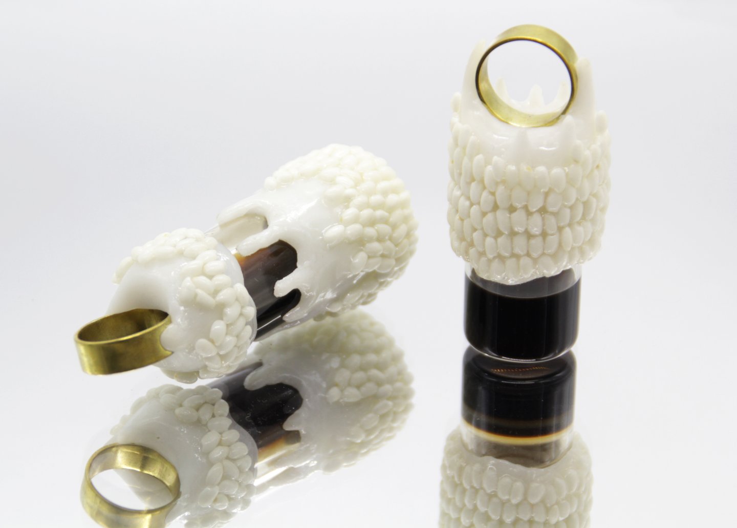 Vinegar= Blood Rings Vinegar, sticky rices, plastic resin 30mm &times; 60mm 30mm &times; 75mm 2018