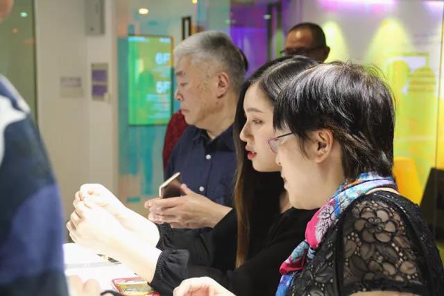 &ldquo;小設計師&rdquo;為觀眾講述作品背后的故事