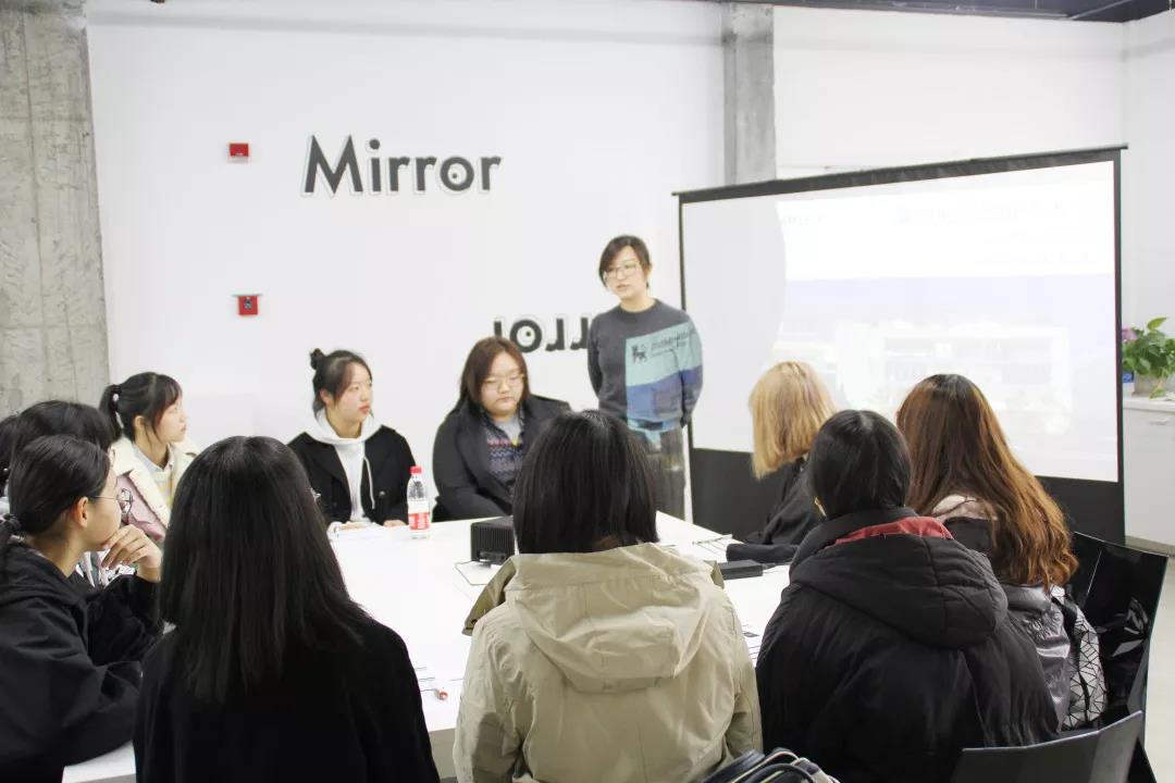 9: 50  院長介紹英國藝術教育