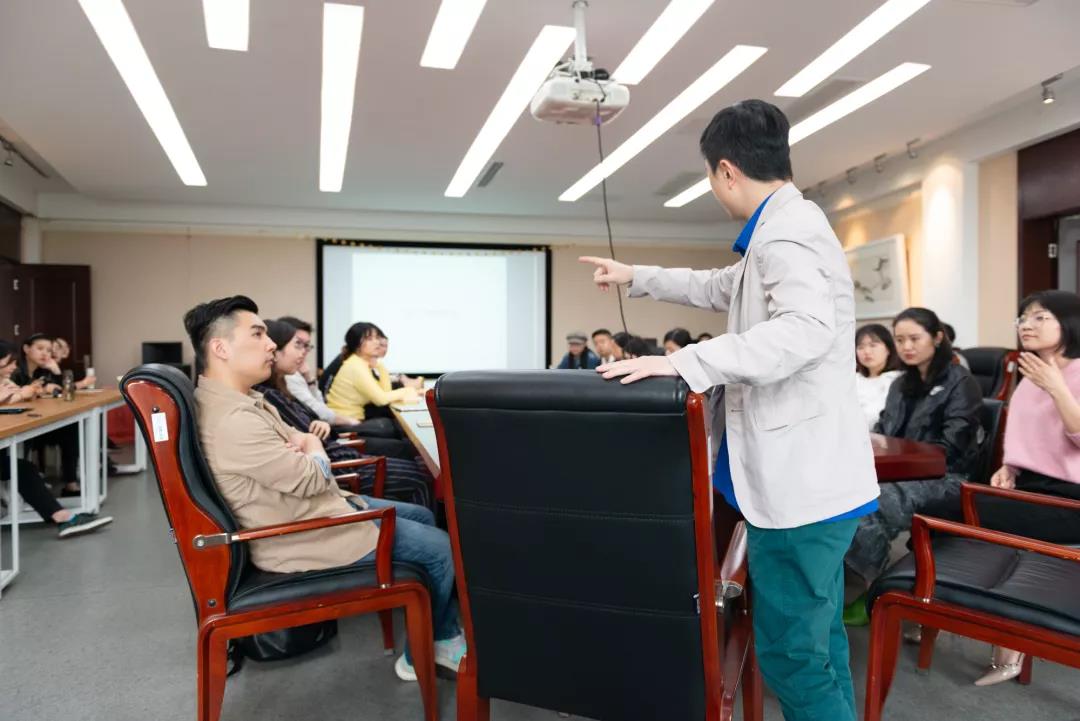 姜節泓教授在南京師范大學舉行了一場學術講座