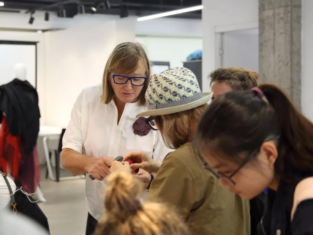 Bin特別帶來了她非常有意思的個人作品