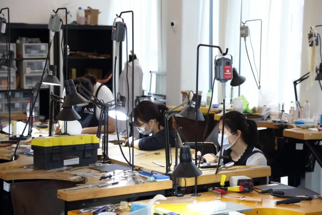 亞克力暈染首飾工坊現場