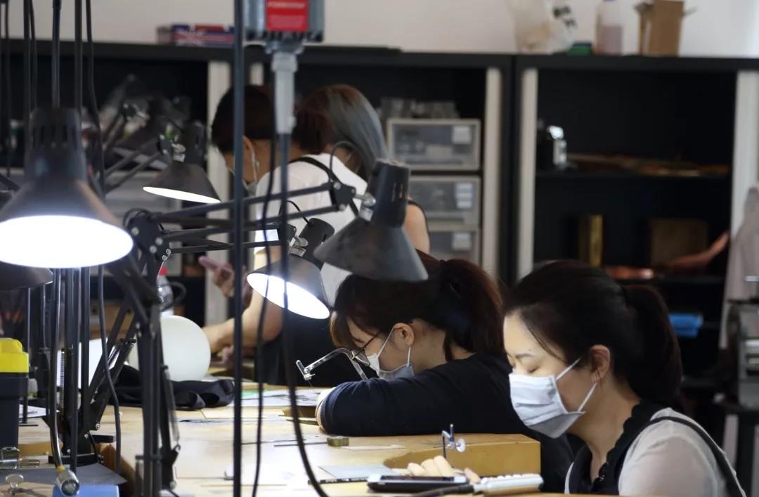 亞克力暈染首飾工坊現場