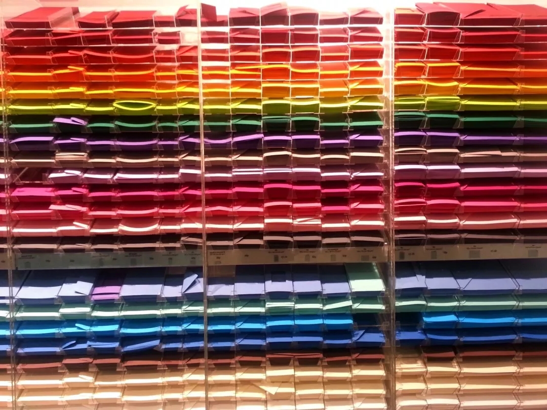 英國paperchase商店不同材質(zhì)的紙張制品