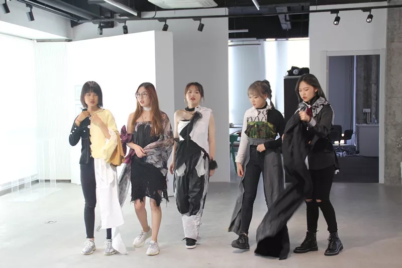 課堂：服裝設(shè)計(jì)通識(shí)課-舊衣改造時(shí)裝Show