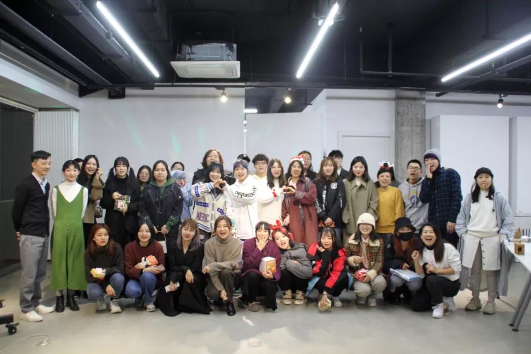  比賽當(dāng)天師生大合影